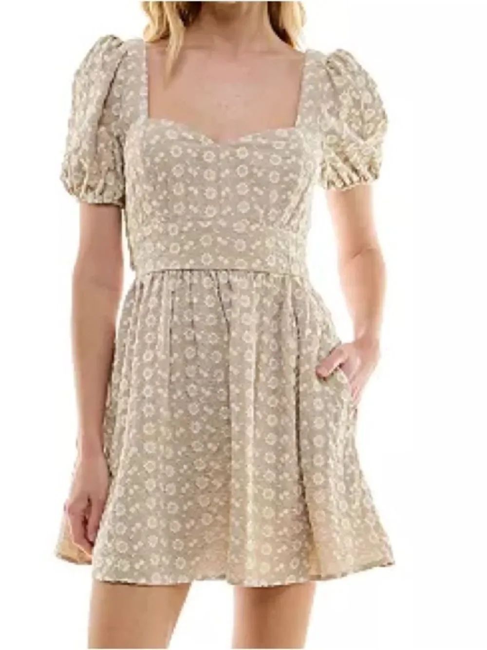 Trixxi Juniors' Embroidered Sweetheart-Neck Dress sz M EUC